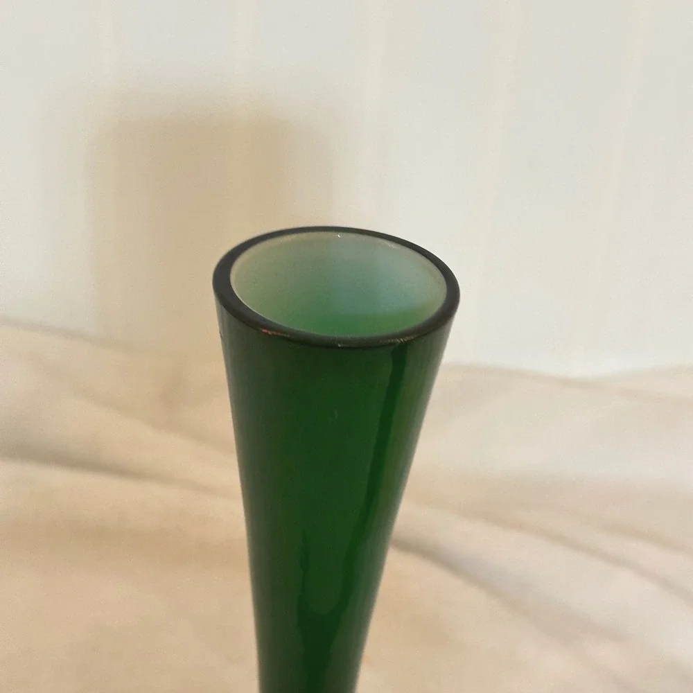 Vintage Bud Vase Home 7in Emerald Green Excellent‎ Cased Glass MCM Style Art